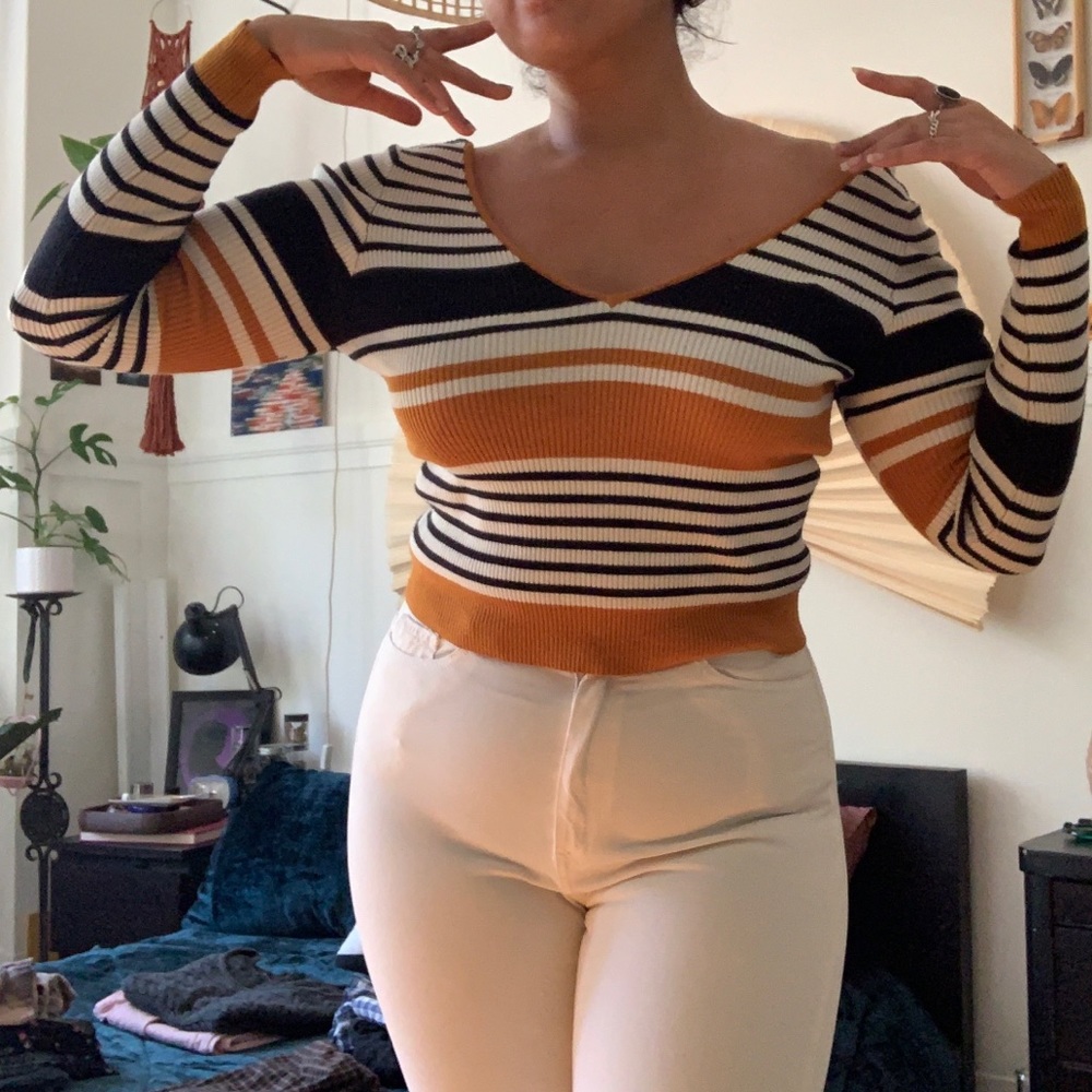 Kendal & Kylie Stripped Knit Vneck Long Sleeve Sweater Top